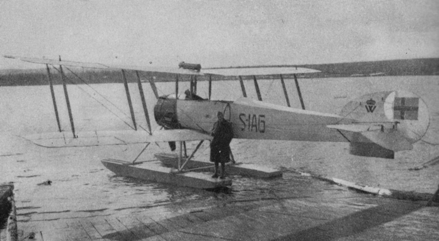 Avro504KL, S-IAG Nr.3 on floats.